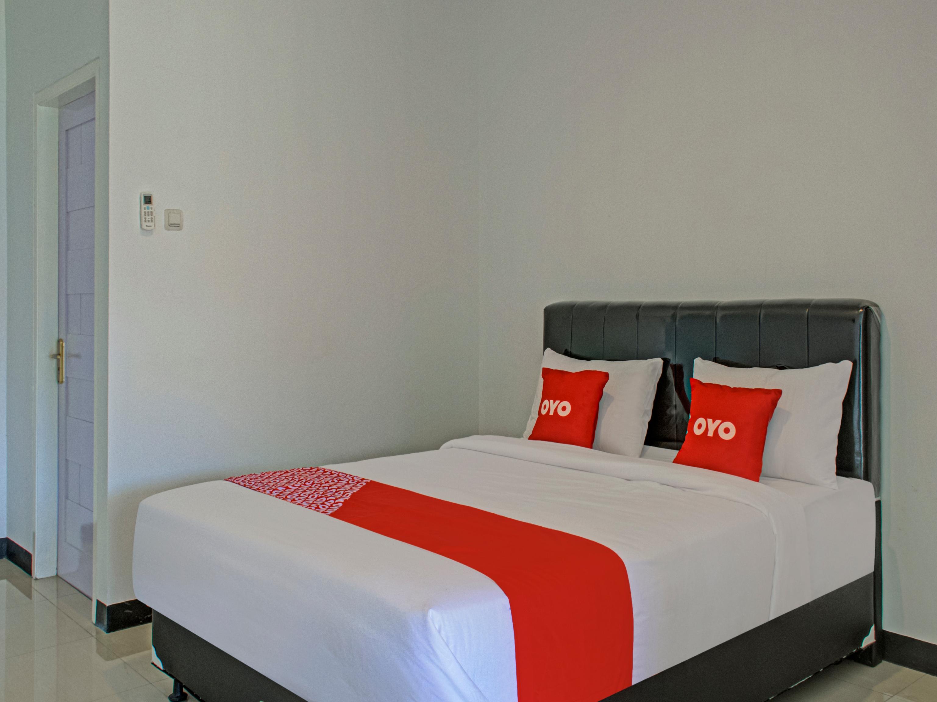 Oyo 3841 Wisma 25 Cilacap Kültér fotó