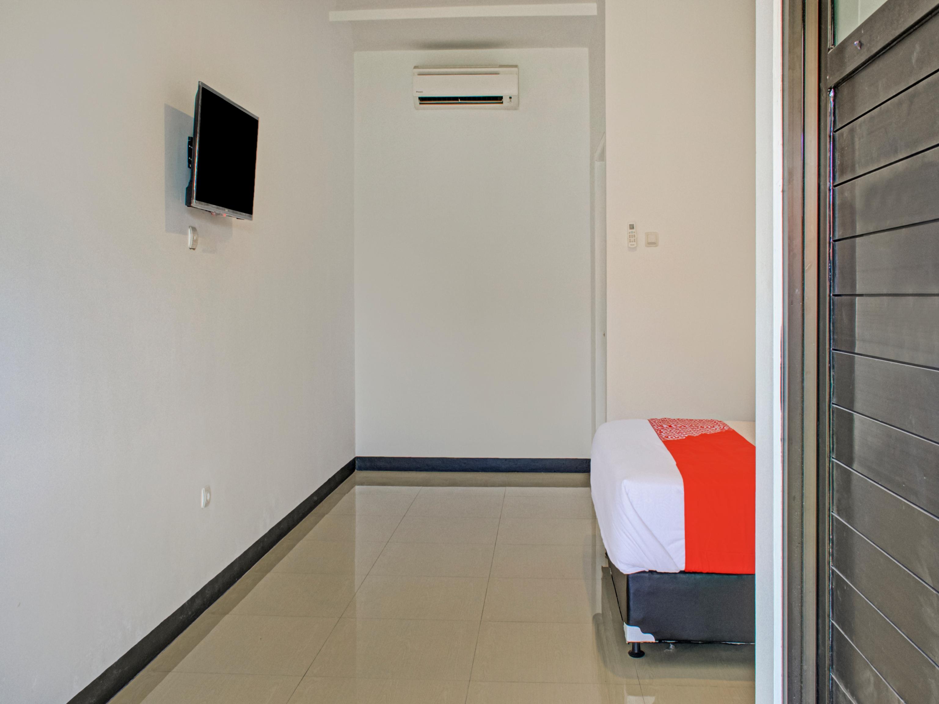 Oyo 3841 Wisma 25 Cilacap Kültér fotó