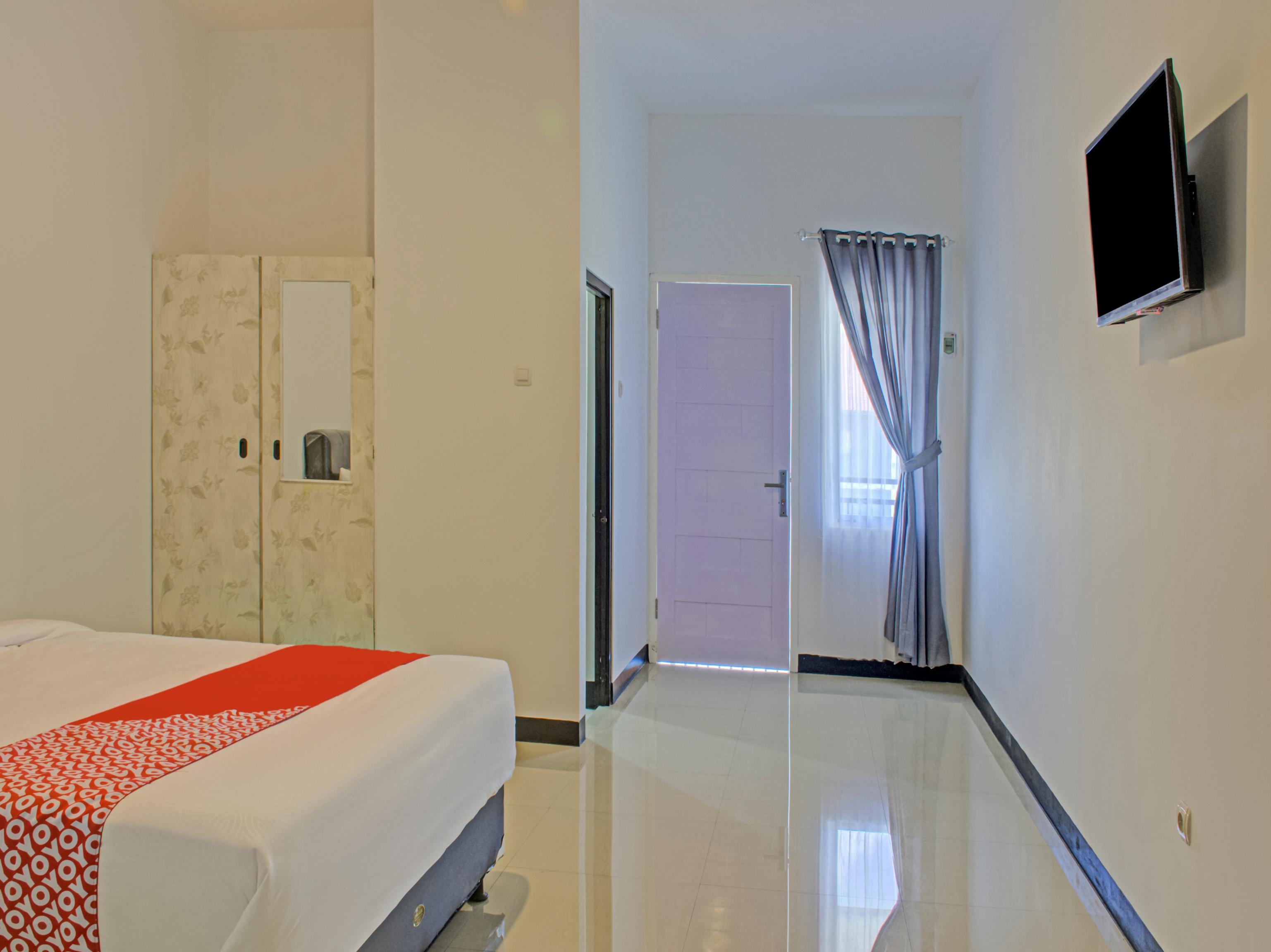 Oyo 3841 Wisma 25 Cilacap Kültér fotó