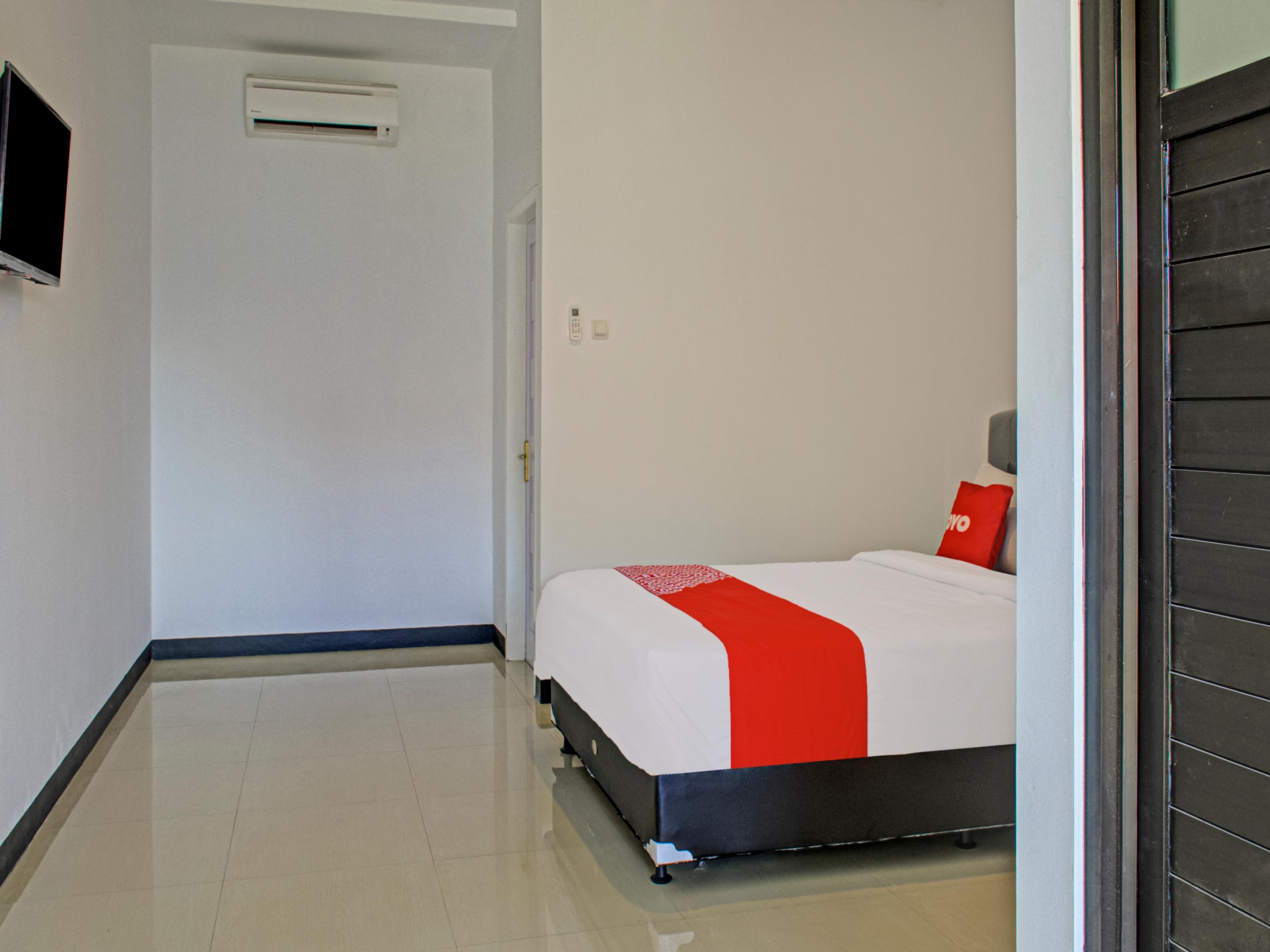 Oyo 3841 Wisma 25 Cilacap Kültér fotó